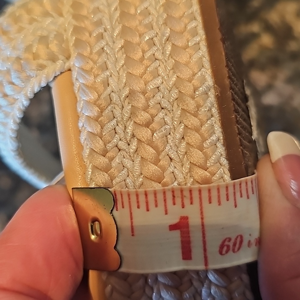 Elegant Beige Women's Sandals - Picture 3 of 10